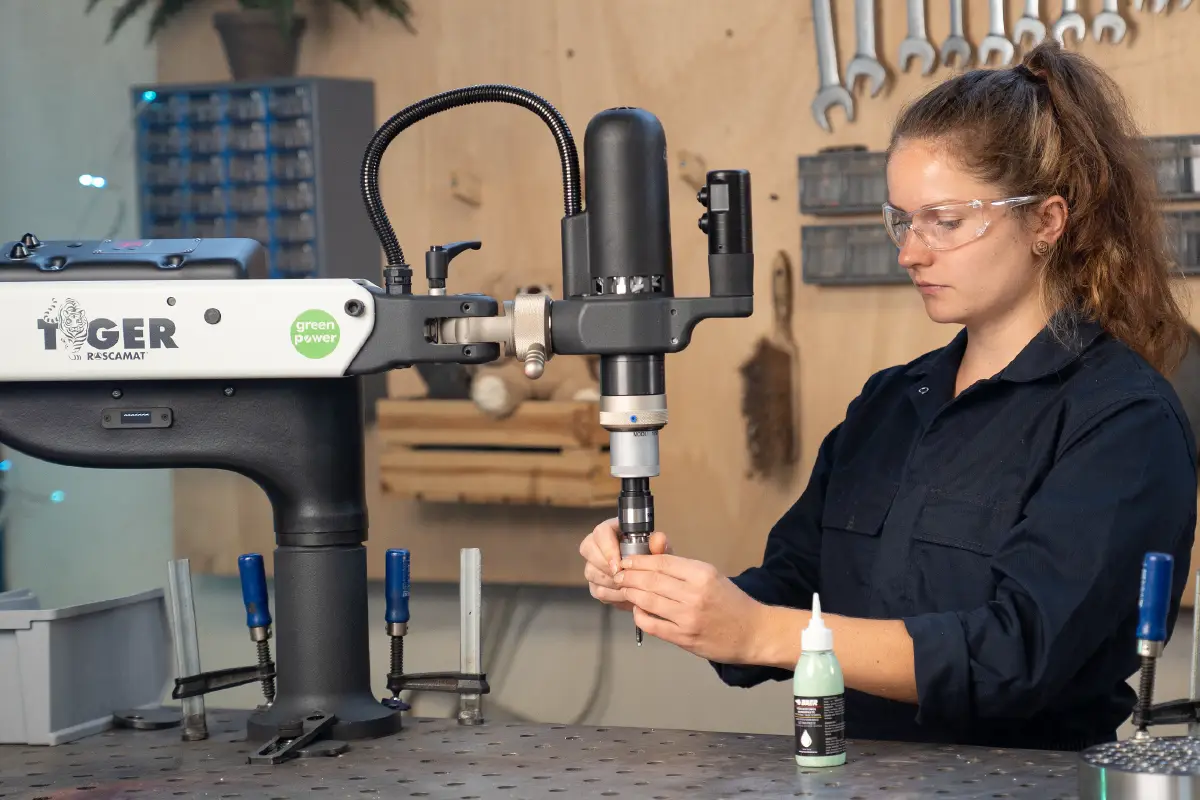 Thread Tapping Machine – Yes or No? Machines & Hand Tools for Threading Technology Thread Tapping Machine – Yes or No? Machines & Hand Tools for Threading Technology