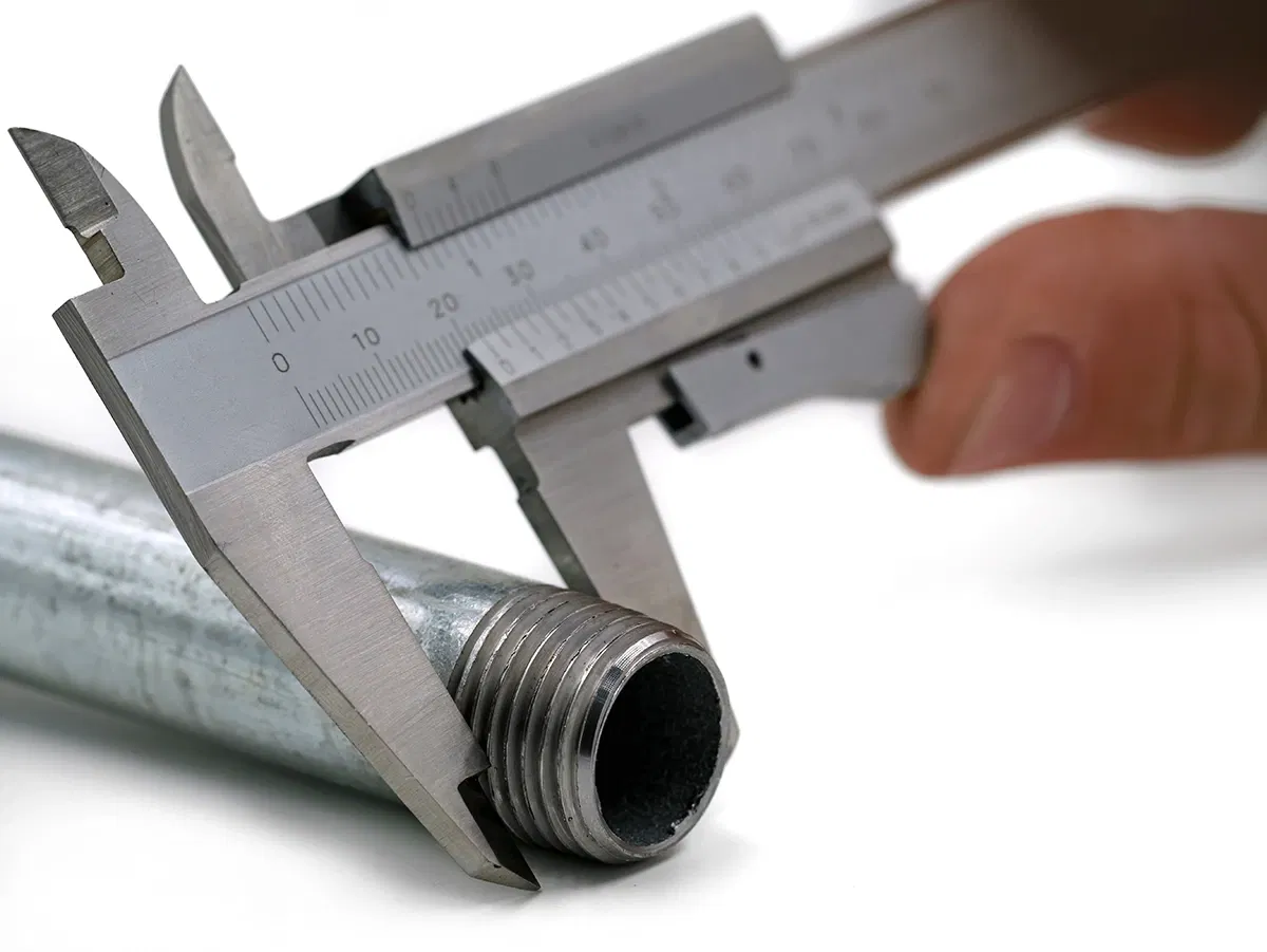 Caliper measuring external thread diameter