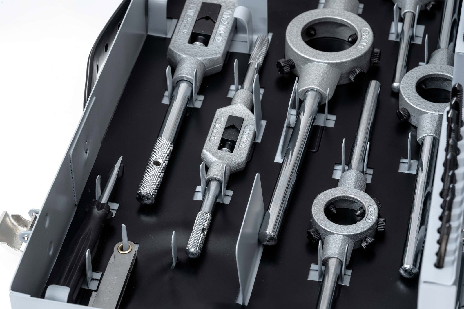 BAER SET HSSE EDELSTAHL Handgewindebohrer | Schneideisen | Werkzeuge : M 3 - 12 – Bild 2