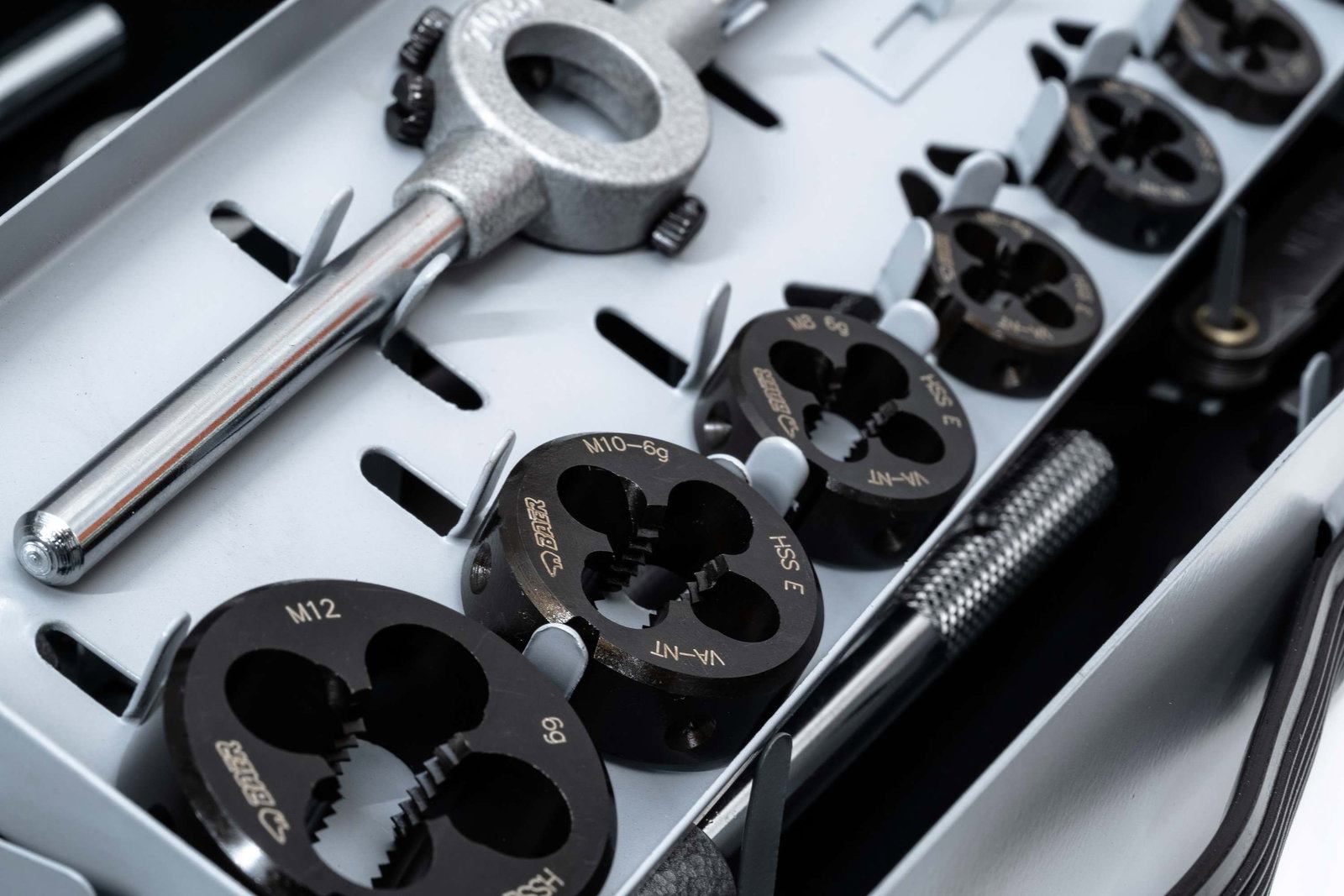 BAER SET HSSE EDELSTAHL Handgewindebohrer | Schneideisen | Werkzeuge : M 3 - 12 – Bild 8