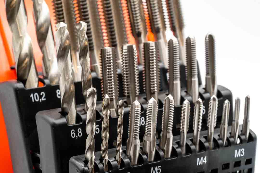 BAER Set HSSG: Short Machine Taps 3 pcs. each size| drill bits: M 3 - 12