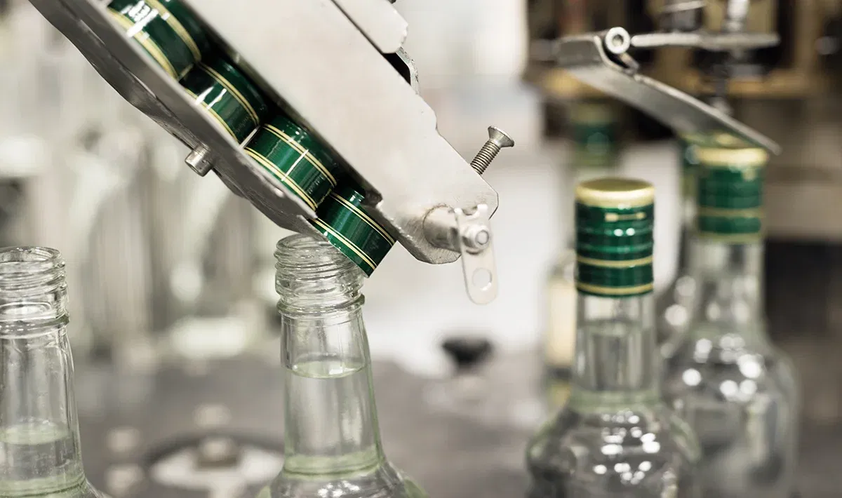 automatic bottle capping machine automatic bottle capping machine