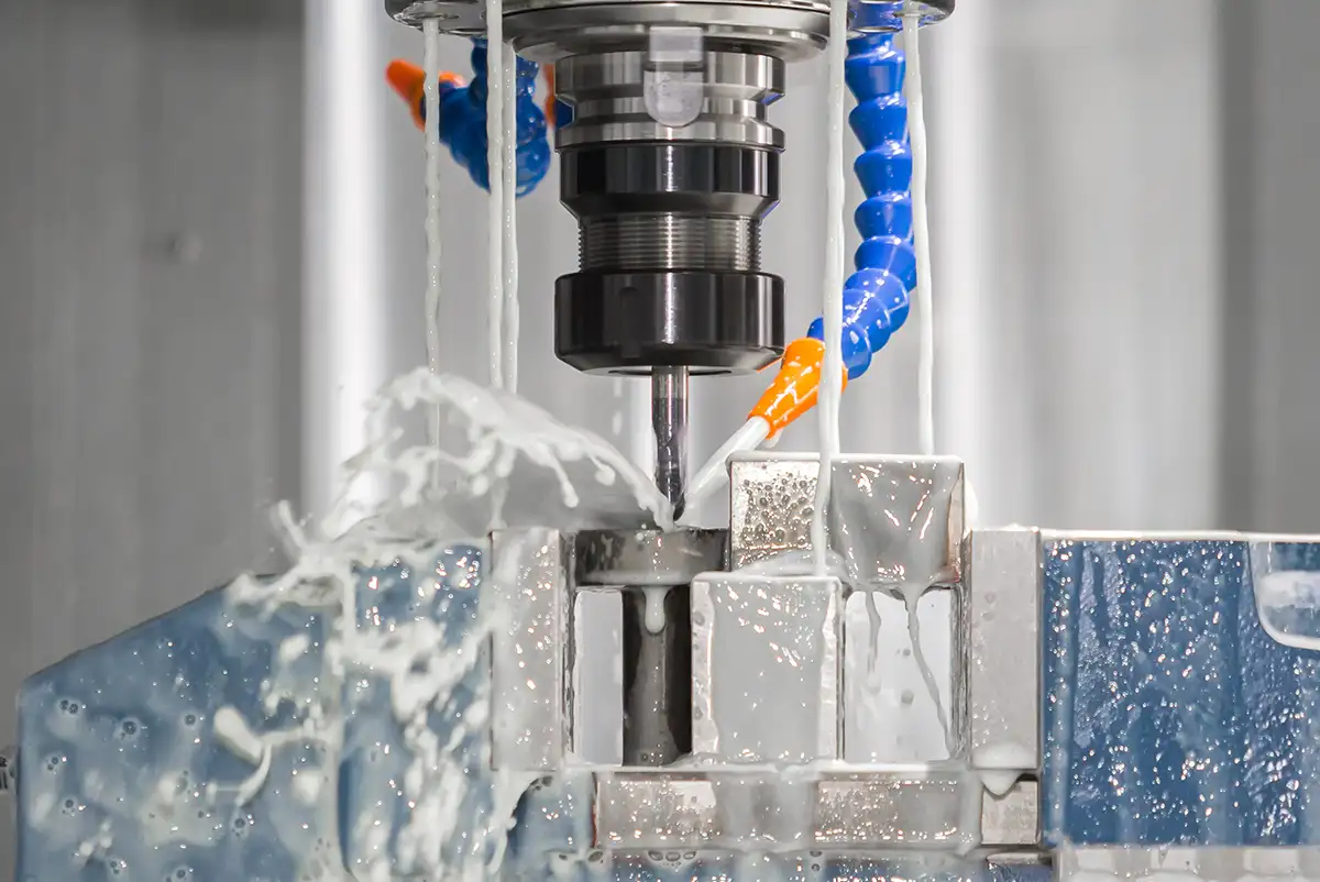 Schneidöl Metallbearbeitung: Optimale Schmierung für bessere Ergebnisse Schneidöl Metallbearbeitung: Optimale Schmierung für bessere Ergebnisse