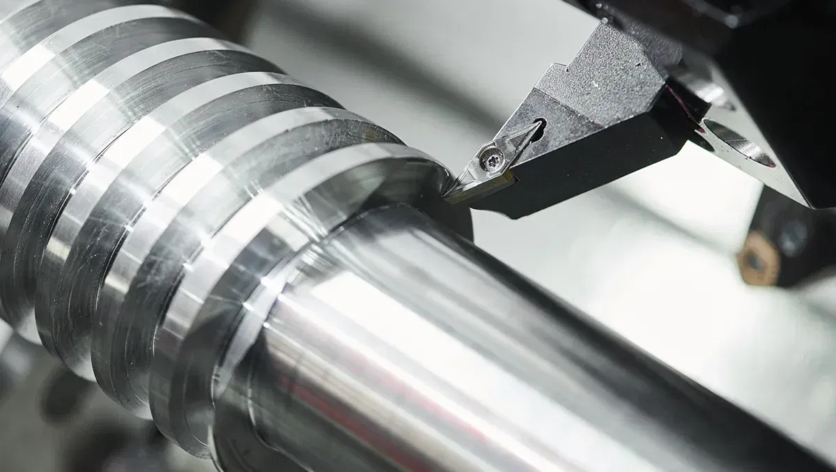 Drehbearbeitung an CNC-Maschine Drehbearbeitung an CNC-Maschine