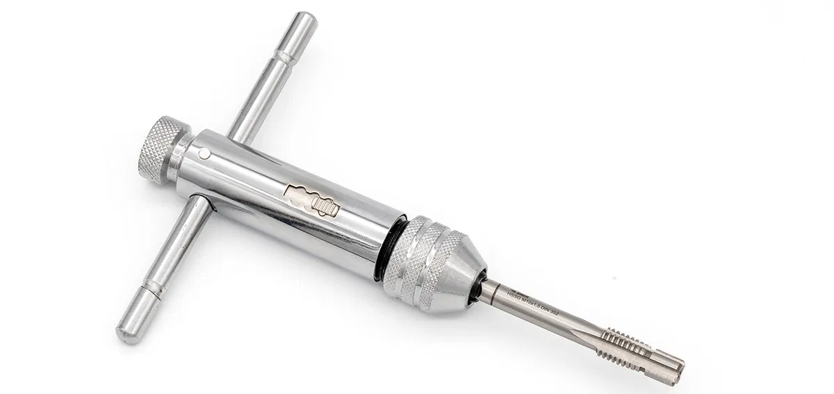 Ratchet wrench with tap Ratchet wrench with tap