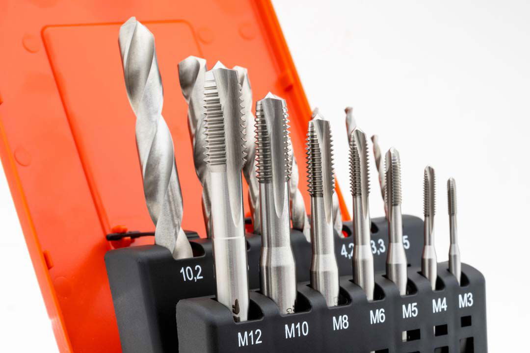 BAER Set HSSG: Machine Taps through holes | drill bits: M 3 - 12