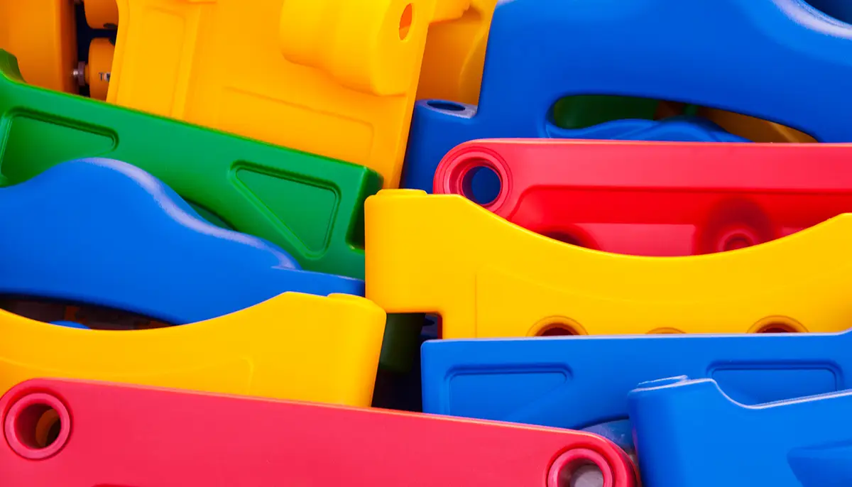 Bunte Kunststoffbauteile