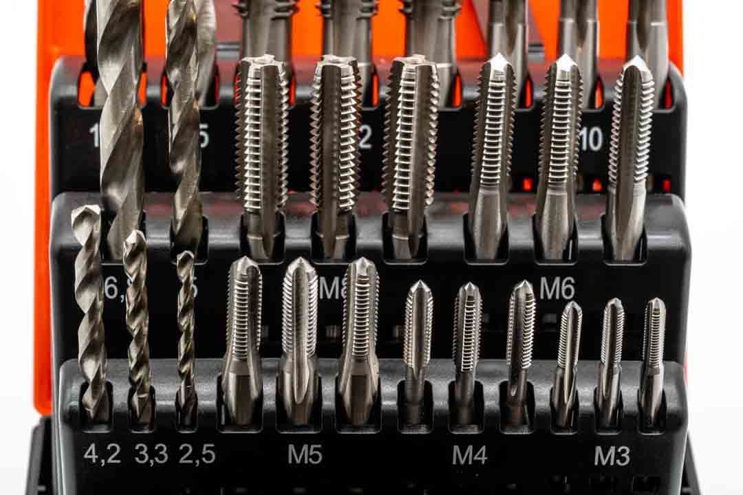 BAER Set HSSG: Short Machine Taps 3 pcs. each size| drill bits: M 3 - 12
