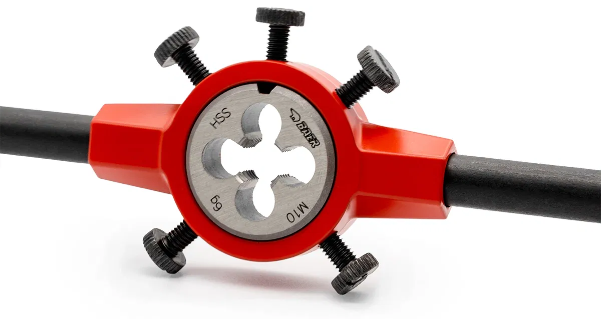 Die holder for cutting external threads Die holder for cutting external threads