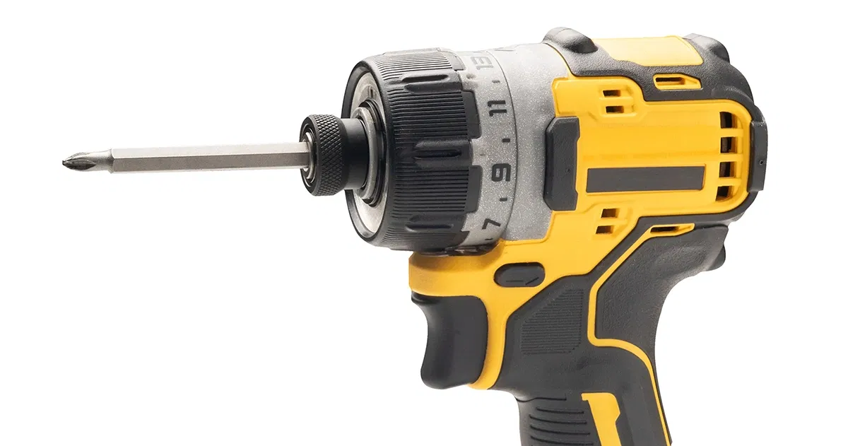 Cordless screwdriver with inserted bit
